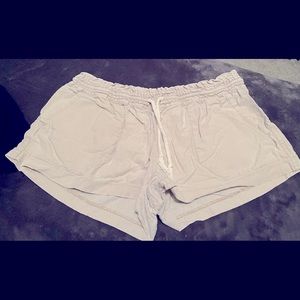 Womens cargo type shorts. Size large